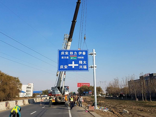 榆林榆林道路护栏网网片该如何进行正确的选购呢？